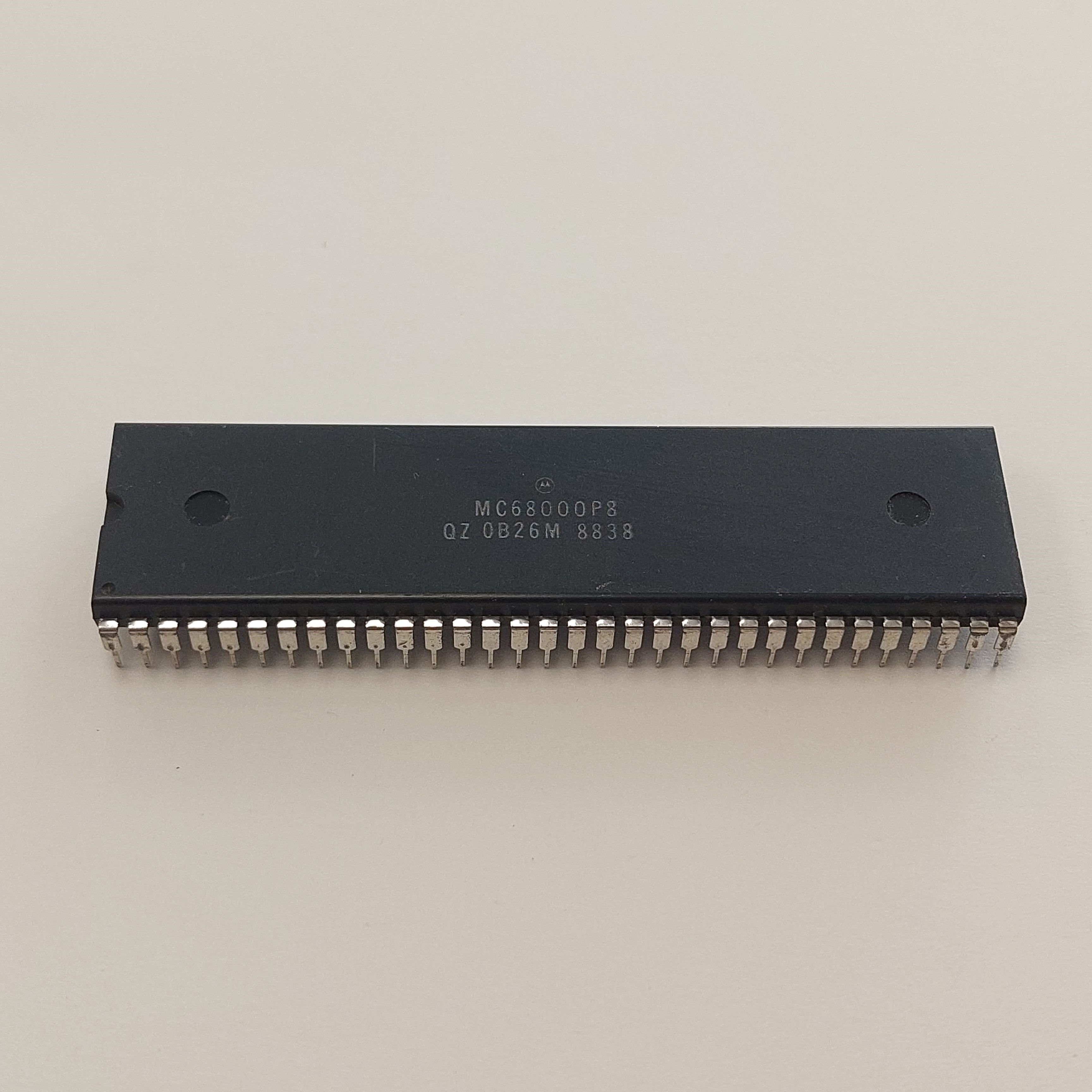 MC68000P8 MOTOROLA INTEGRATED CIRCUIT X1PC